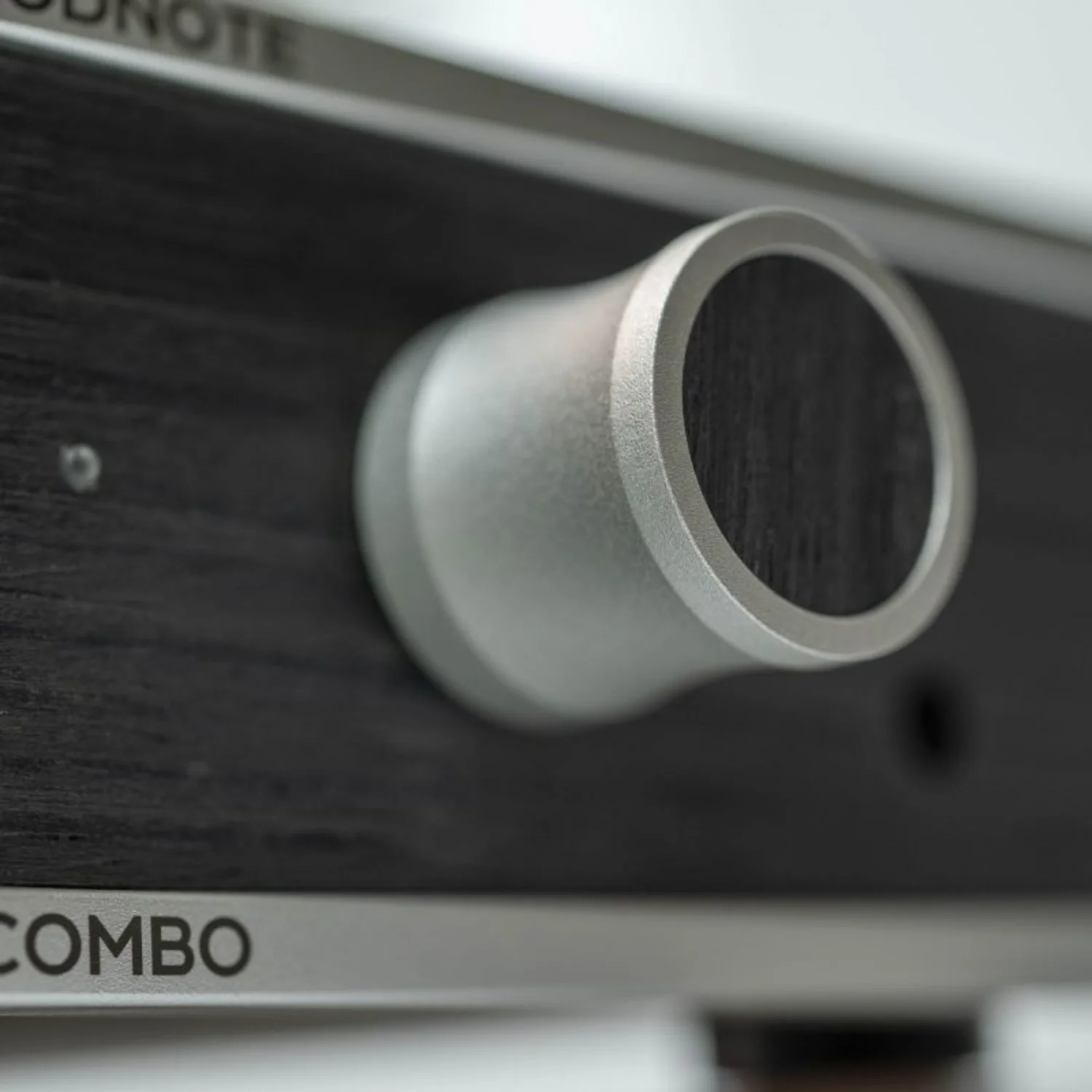 Lindemann Woodnote Combo Streaming Amplifier - view 1