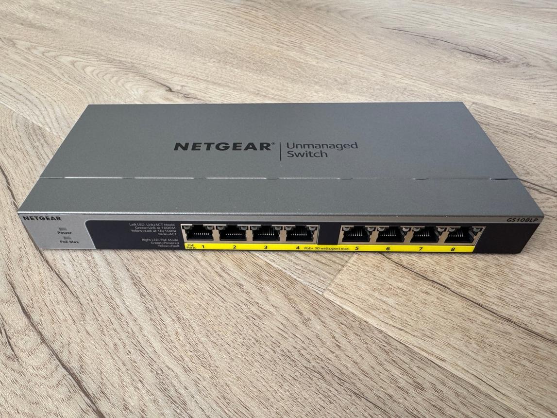 NETGEAR GS108LP – 8-Port Gigabit Ethernet Unmanaged PoE+ Switch (60W) - view 1