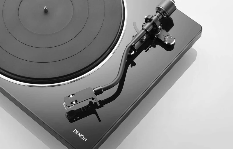 Denon DP-400 Hi-Fi Turntable with Speed Auto Sensor - view 3